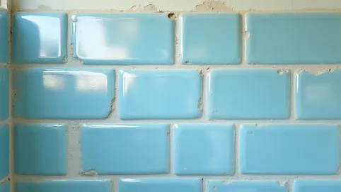 Czym zakryć stare płytki na ścianie